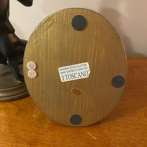 Rare TOSCANO European Sculpture 2 Naked Men Kneeling Hold Candle Holders - Picture 6 of 6